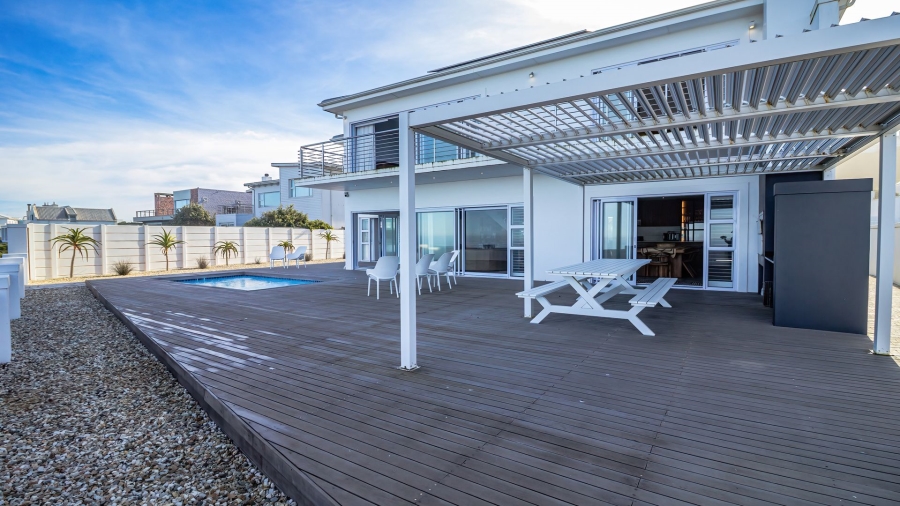 4 Bedroom Property for Sale in Pearl Bay Western Cape